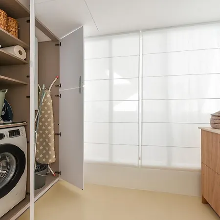 White Pearl Apartment