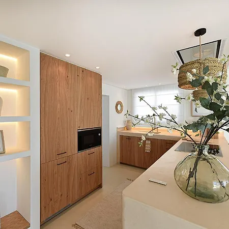 White Pearl Marbella