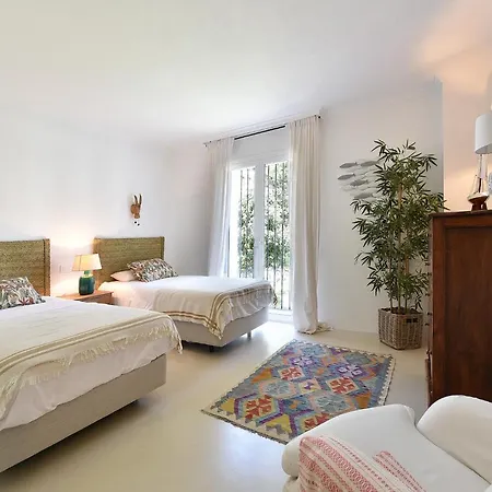 White Pearl * Marbella