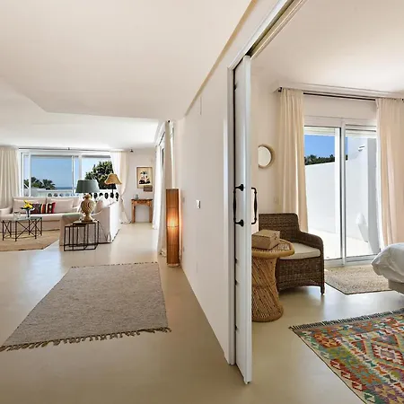 Apartment White Pearl *