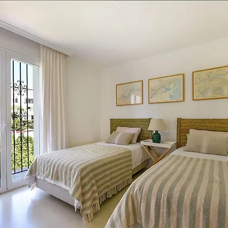 White Pearl Marbella
