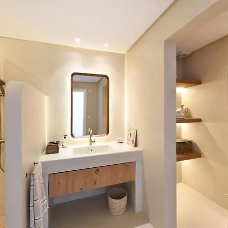Apartment White Pearl